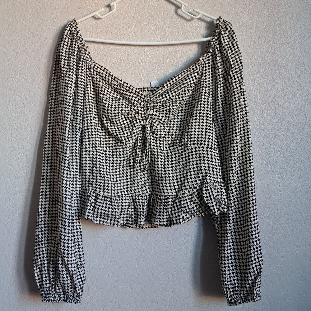 Japna Black and White Houndstooth Smocked Longsleeve Blouse Size Large